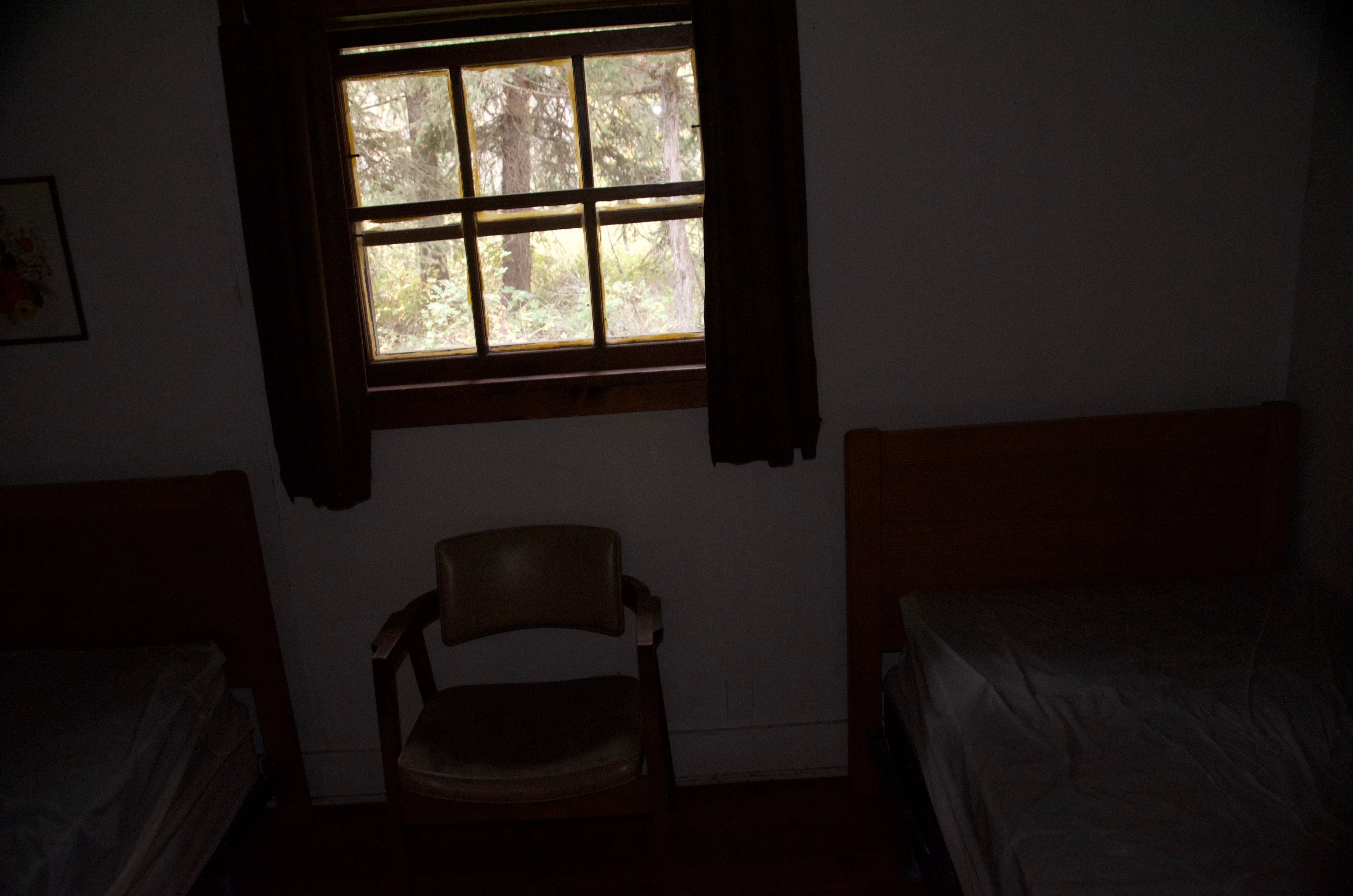 Ben Rover Cabin twin beds room