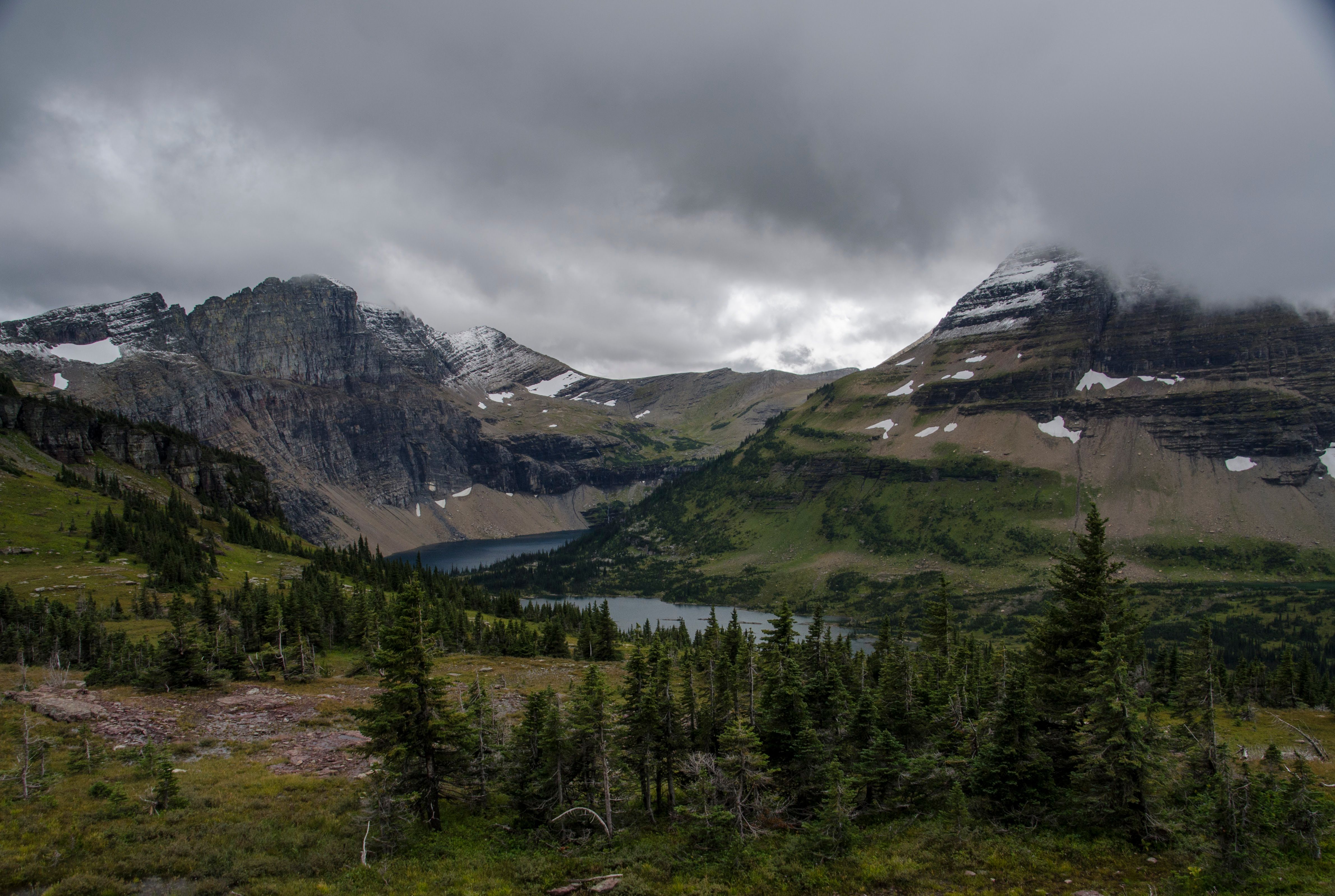 Hidden Lake visible below with Bearhat Mountain and surrounding peaks